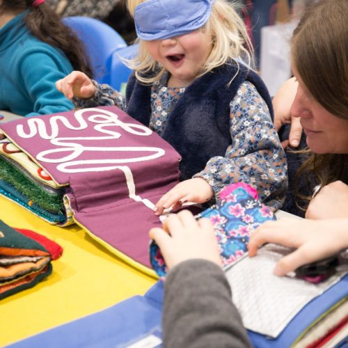 atelier découverte livres à toucher -IJA Toulouse